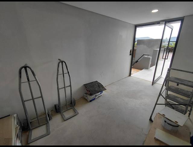 335M² OFFICE TO LET IN HALFWAY HOUSE